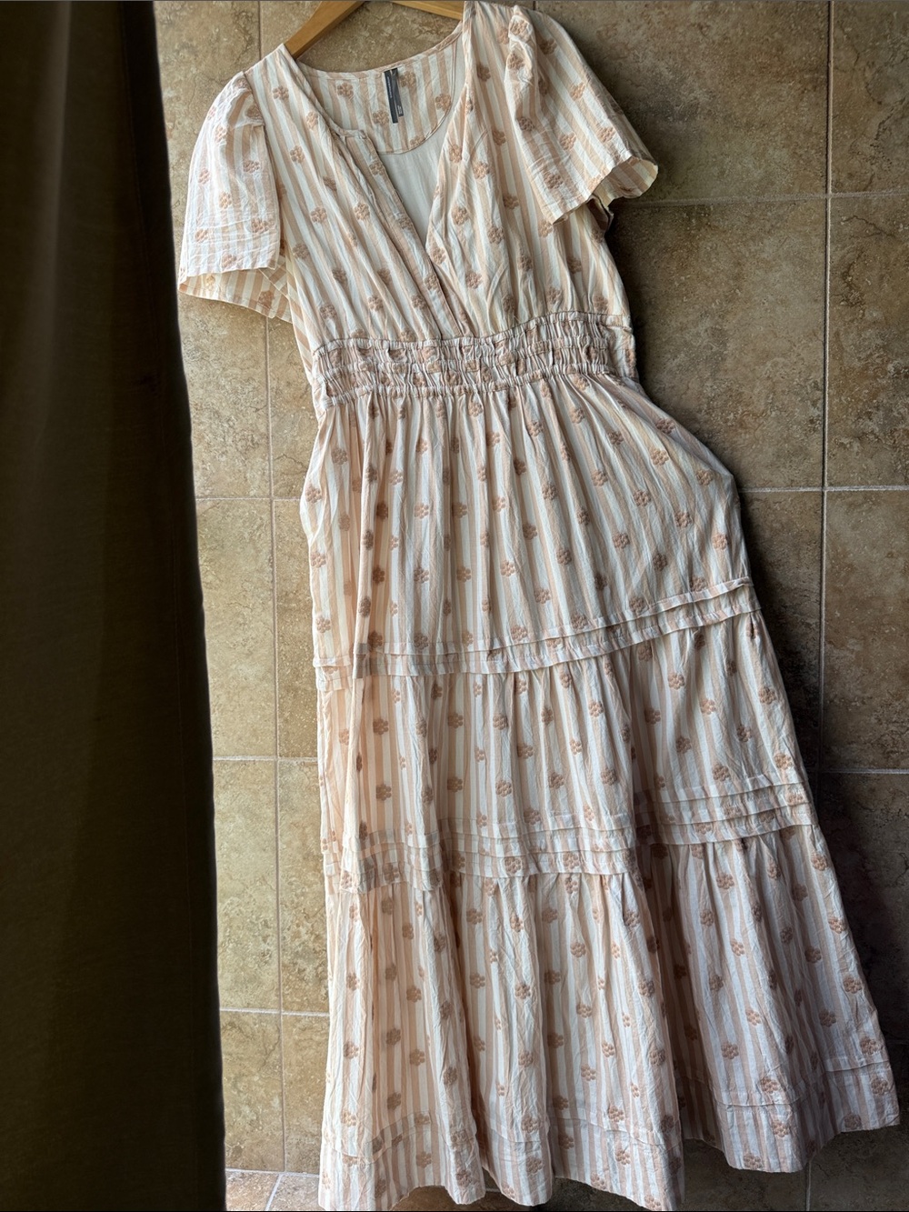 Somerset Maxi Dress Cream Textured Anthropologie Pockets Smocking Tiered Skirt L - Picture 2 of 16